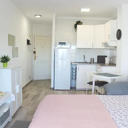Charming With Pool Apartment *