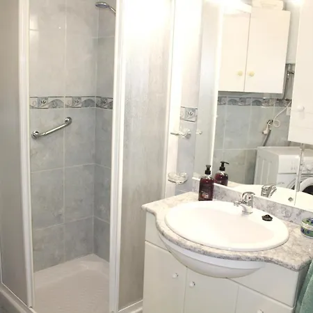 Charming With Pool Apartment